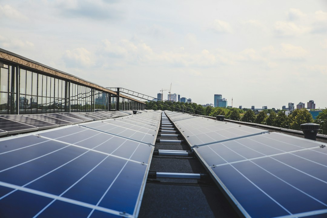 Upptäck hur solfångare kan spara pengar och energi illustration